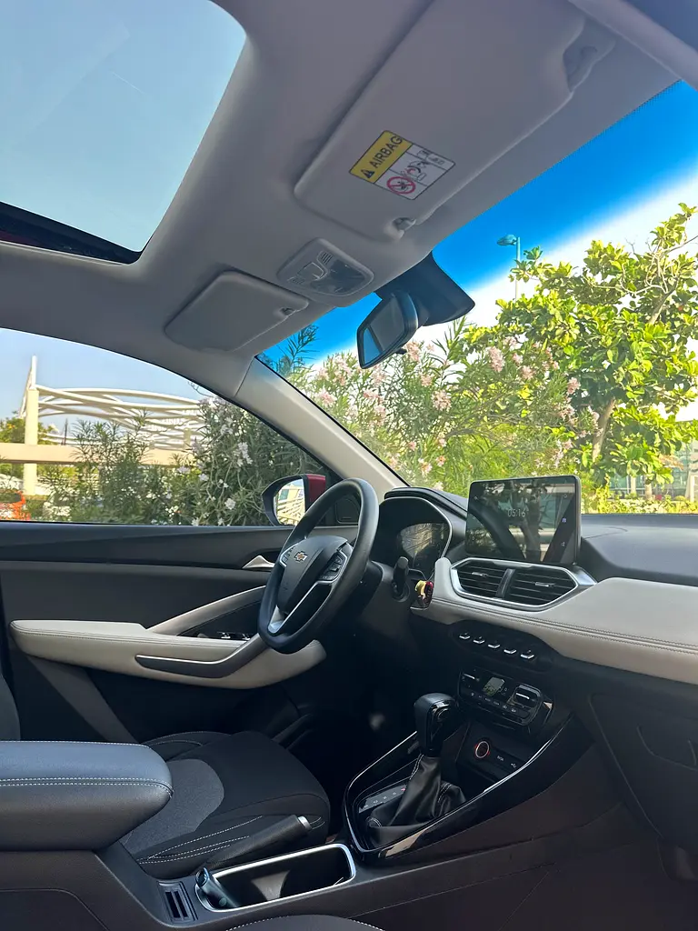 Personal use low mileage no accident no paint - Image 12