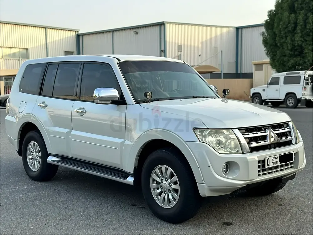 Mitsubishi Pajero 2014 for sale- Direct from Owner - Image 6