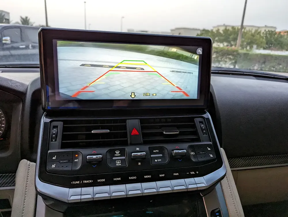 TOYOTA LAND CRUISER 2014 FACELIFTED 2025 WITH INTERIOR AND EXTERIOR V6 4.0L IN PERFECT CONDITION - Image 11