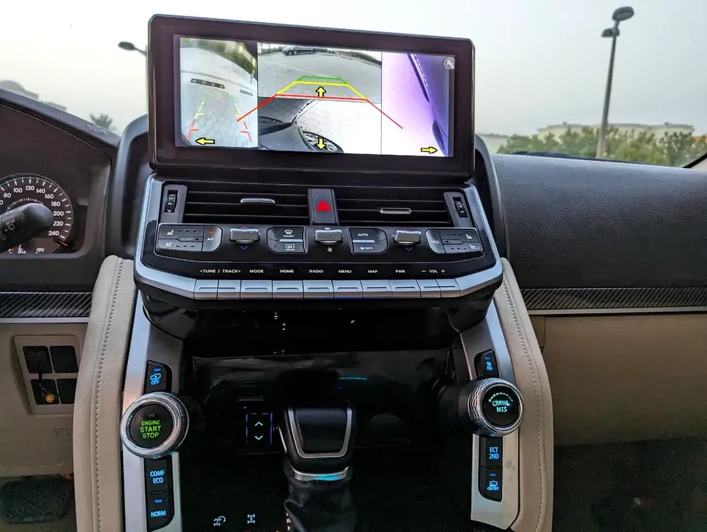 TOYOTA LAND CRUISER 2014 FACELIFTED 2025 WITH INTERIOR AND EXTERIOR V6 4.0L IN PERFECT CONDITION - Image 13