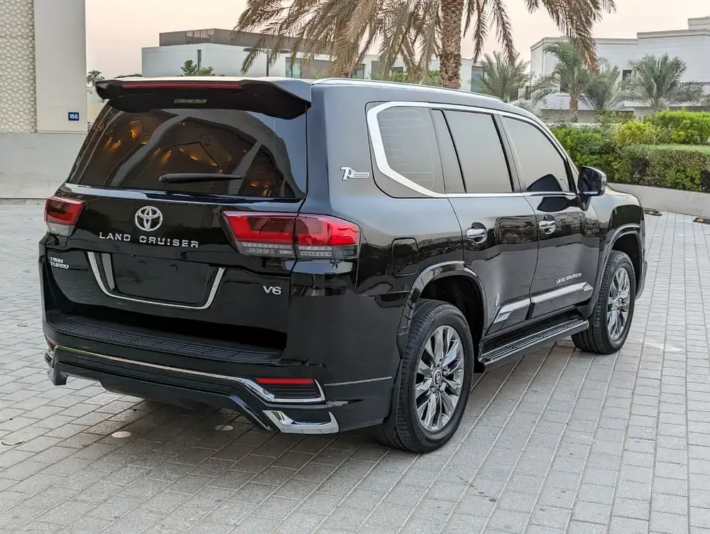 TOYOTA LAND CRUISER 2014 FACELIFTED 2025 WITH INTERIOR AND EXTERIOR V6 4.0L IN PERFECT CONDITION - Image 14