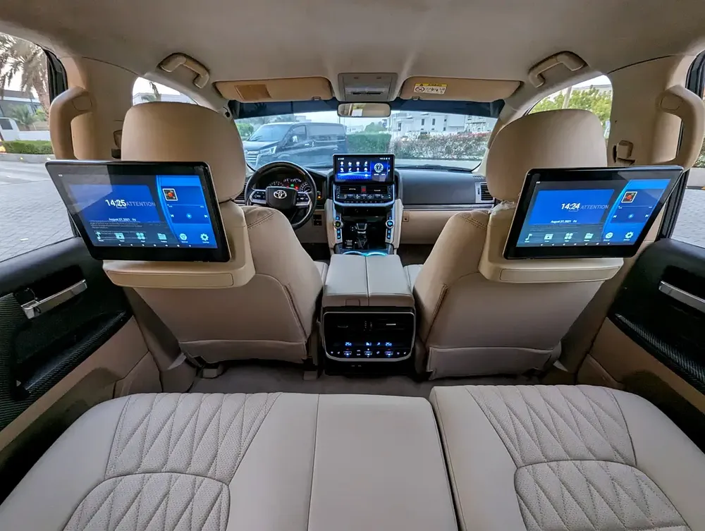 TOYOTA LAND CRUISER 2014 FACELIFTED 2025 WITH INTERIOR AND EXTERIOR V6 4.0L IN PERFECT CONDITION - Image 4