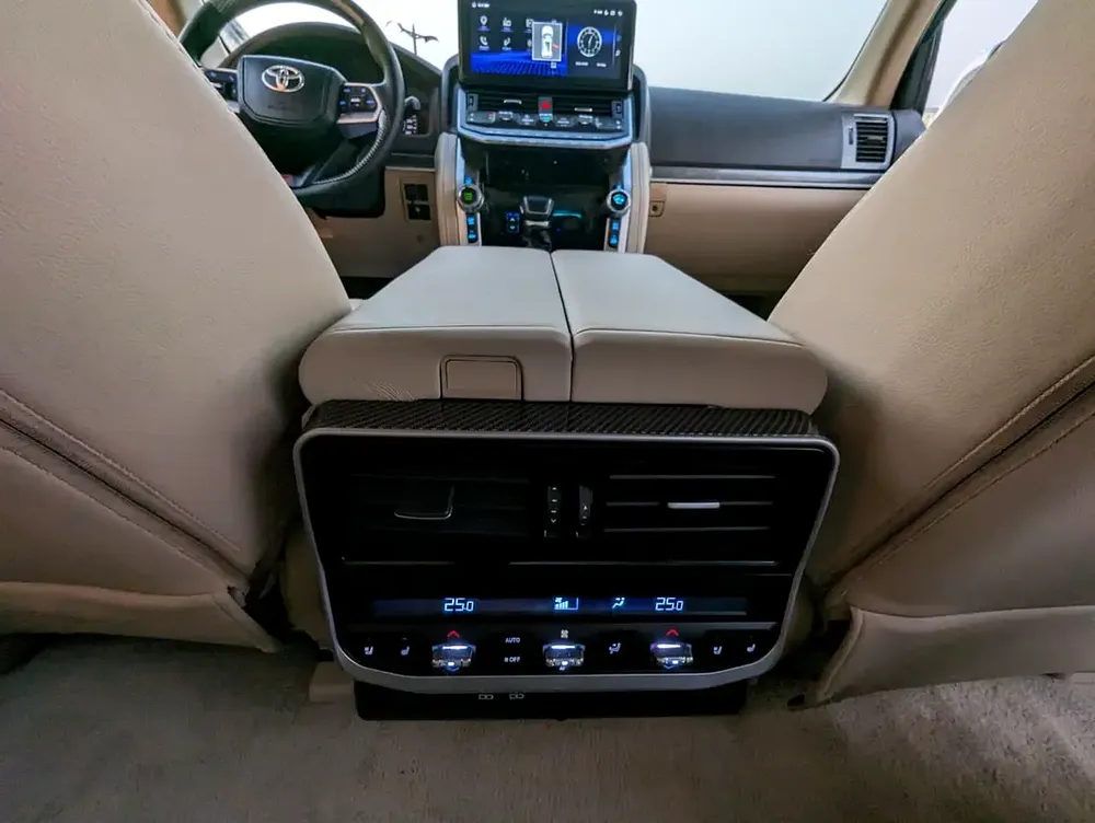 TOYOTA LAND CRUISER 2014 FACELIFTED 2025 WITH INTERIOR AND EXTERIOR V6 4.0L IN PERFECT CONDITION - Image 5