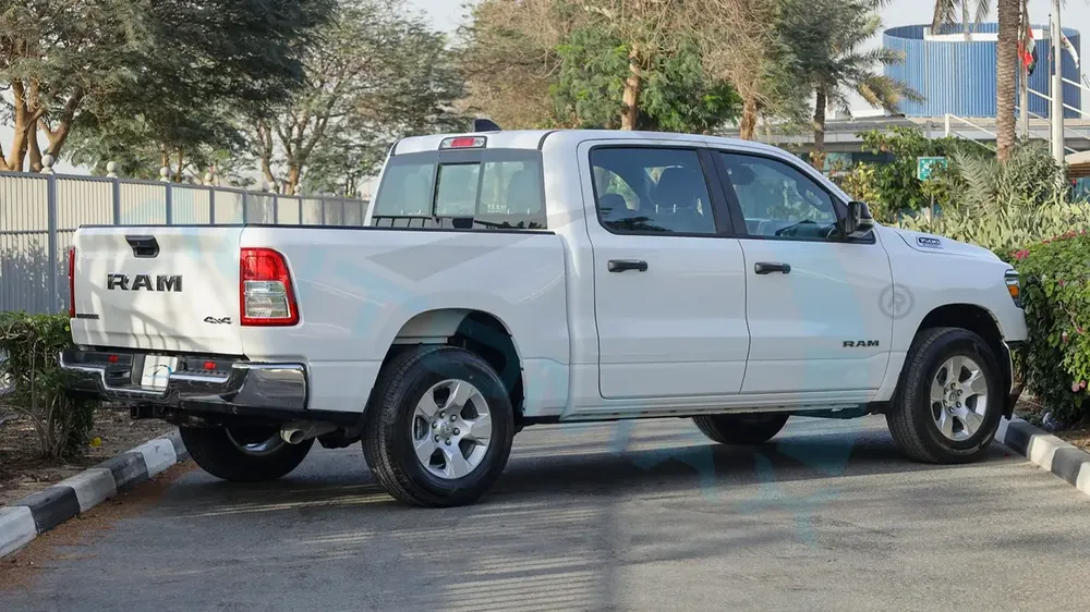 ( Eid al-Adha Offer ) 2023 Ram 1500 Bighorn eTorque 3.6L V6 GCC 0Km With 3 Years Or 100K Km Warranty - Image 7