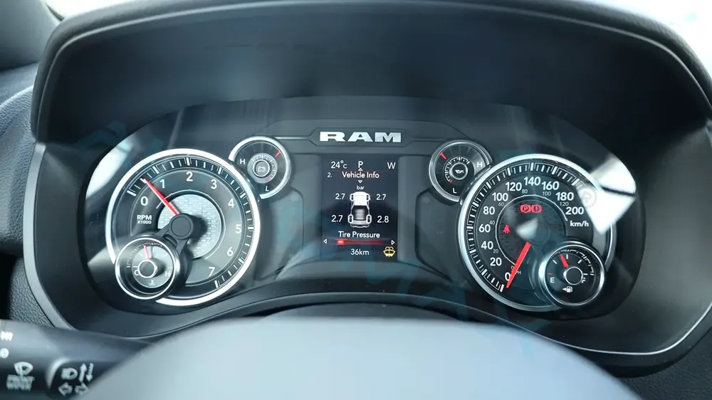 ( Eid al-Adha Offer ) 2023 Ram 1500 Bighorn eTorque 3.6L V6 GCC 0Km With 3 Years Or 100K Km Warranty - Image 9