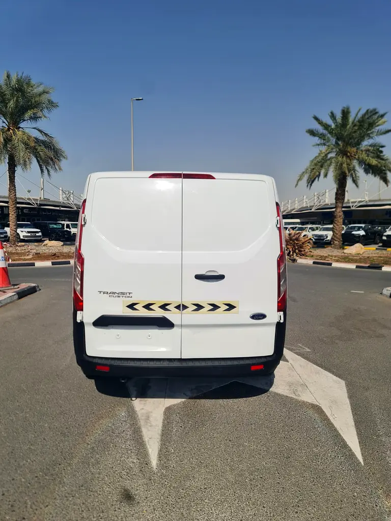 FORD TRANSIT, GCC, MINT CONDITION - Image 11