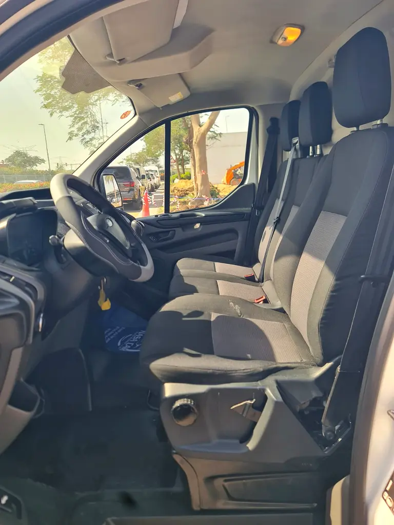 FORD TRANSIT, GCC, MINT CONDITION - Image 5