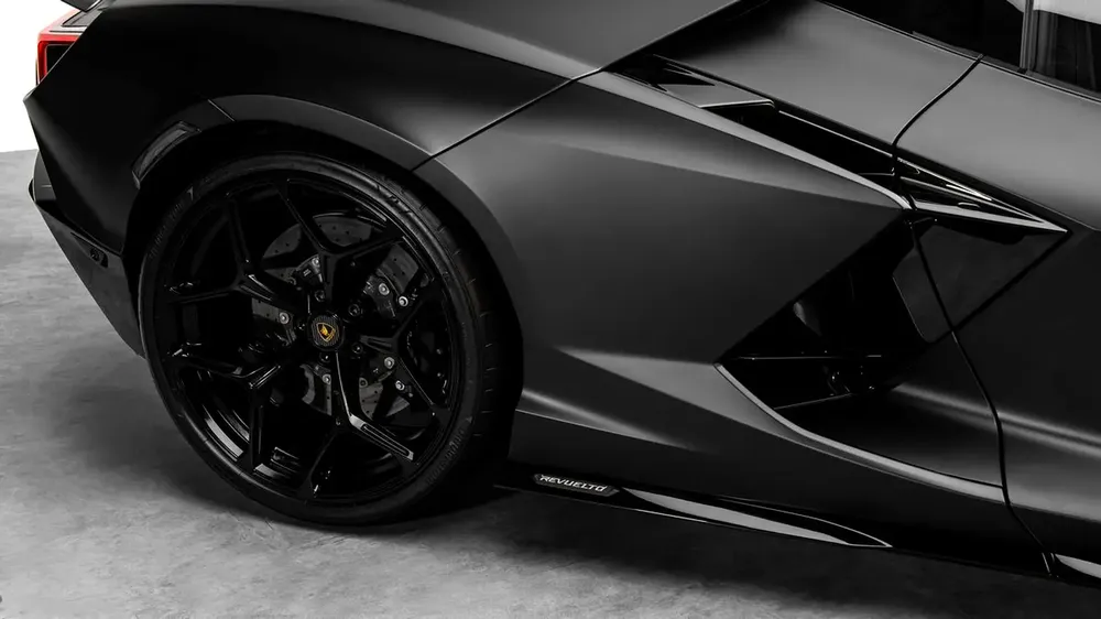 Lamborghini Revuelto - 2025 - GCC Specs - Under 5-Year Warranty and Service Contract - Image 16
