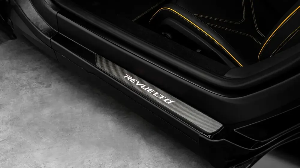 Lamborghini Revuelto - 2025 - GCC Specs - Under 5-Year Warranty and Service Contract - Image 8