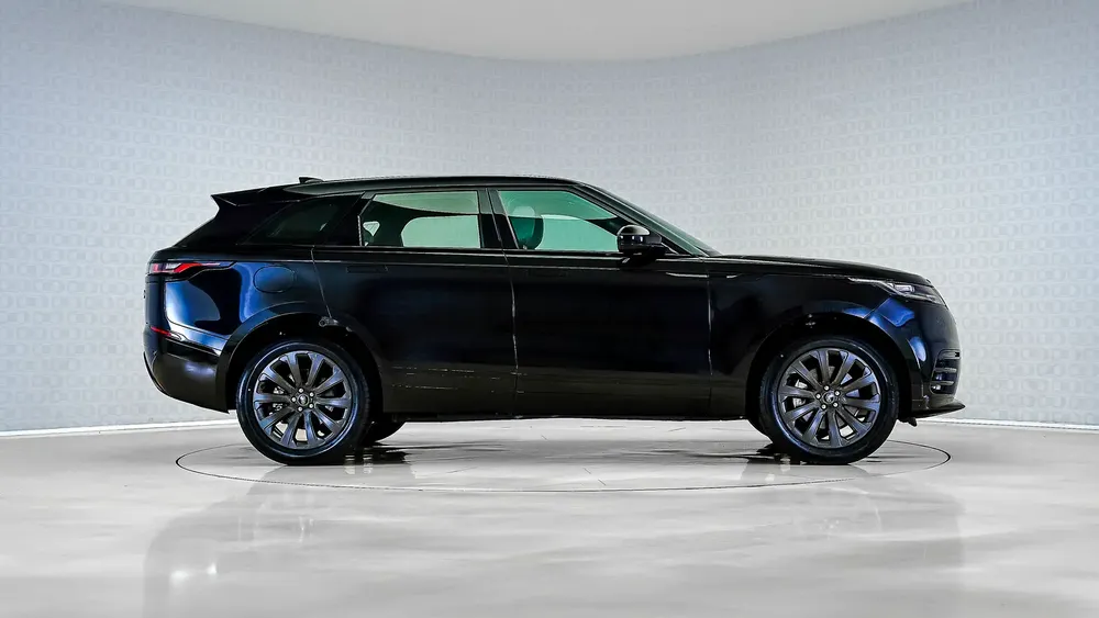 Special Offer | AED 4,002 PM | Low KM, Warranty 2028 | Velar P250 SE Dynamic - Image 4