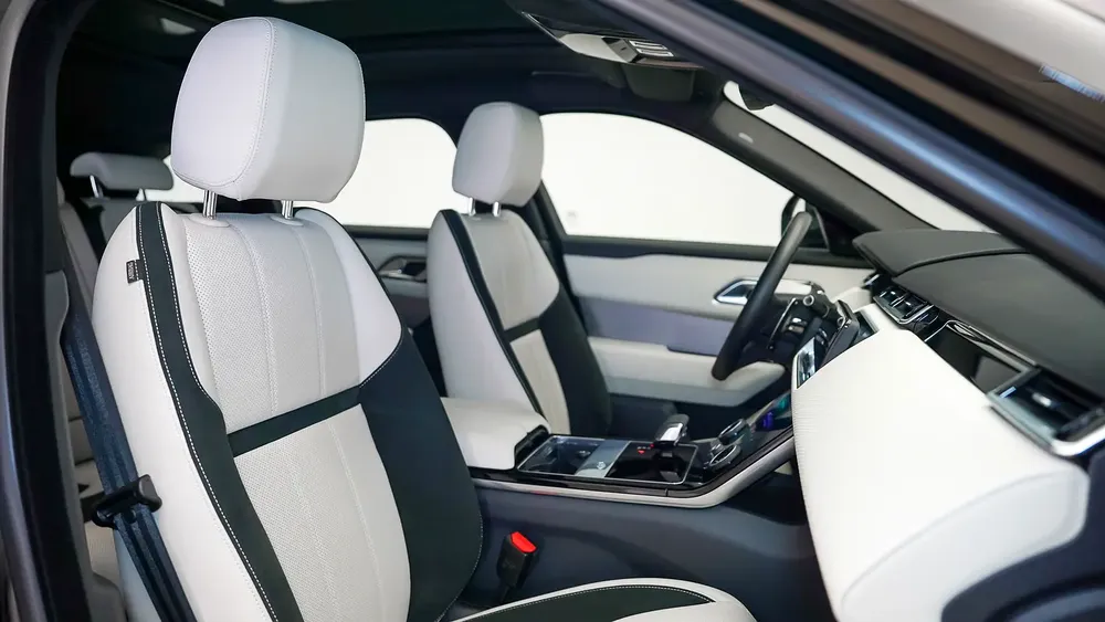 Special Offer | AED 4,002 PM | Low KM, Warranty 2028 | Velar P250 SE Dynamic - Image 6