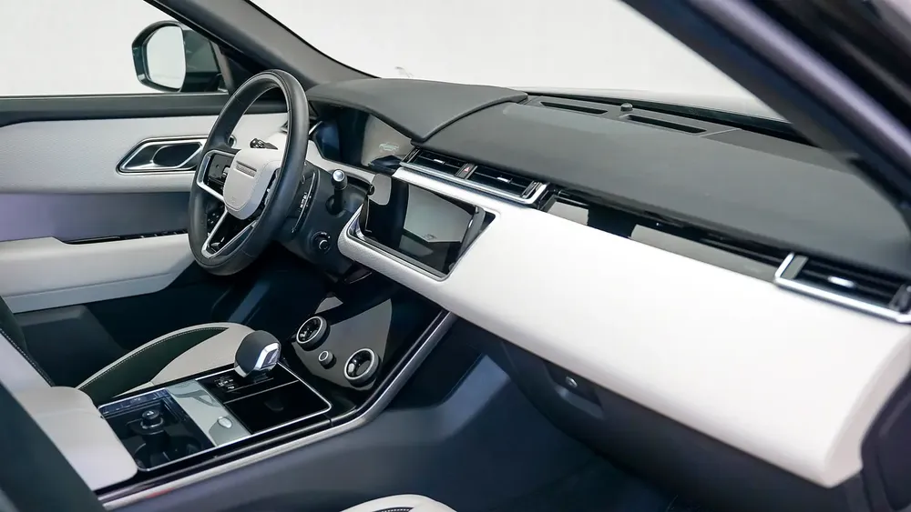 Special Offer | AED 4,002 PM | Low KM, Warranty 2028 | Velar P250 SE Dynamic - Image 7