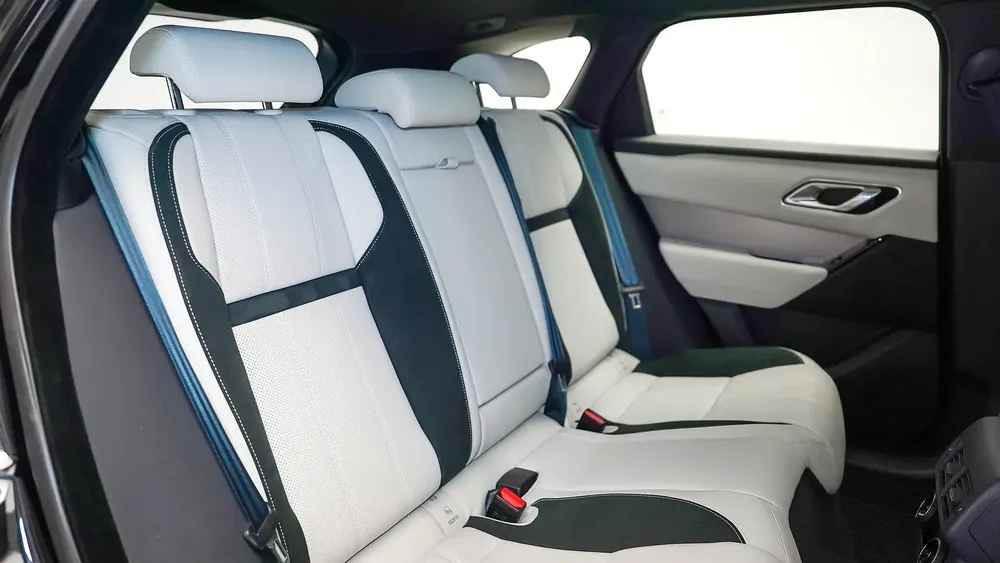 Special Offer | AED 4,002 PM | Low KM, Warranty 2028 | Velar P250 SE Dynamic - Image 8