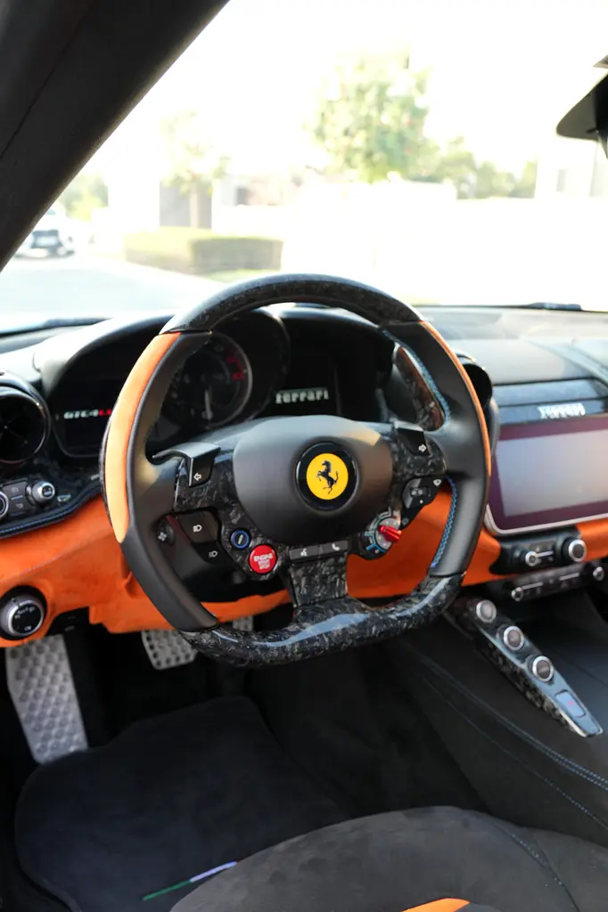 Ferrari Lusso Full Forged Carbon/ 2017 / Al tayer car full history / stunning options / 2 keys - Image 11