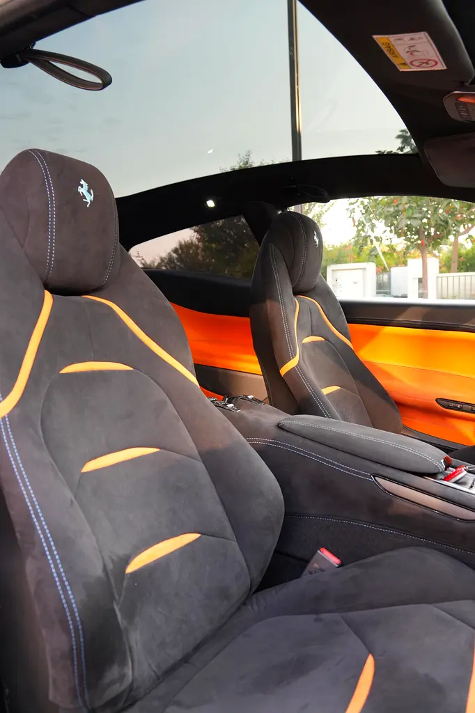 Ferrari Lusso Full Forged Carbon/ 2017 / Al tayer car full history / stunning options / 2 keys - Image 14