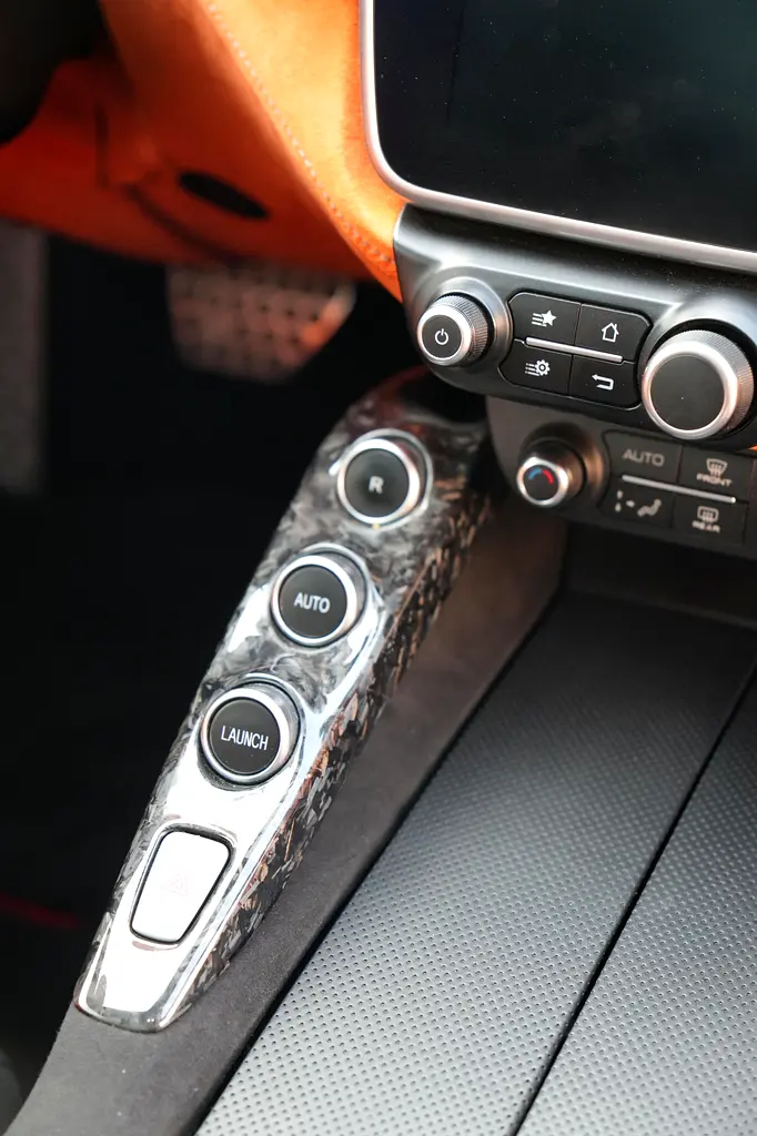 Ferrari Lusso Full Forged Carbon/ 2017 / Al tayer car full history / stunning options / 2 keys - Image 18