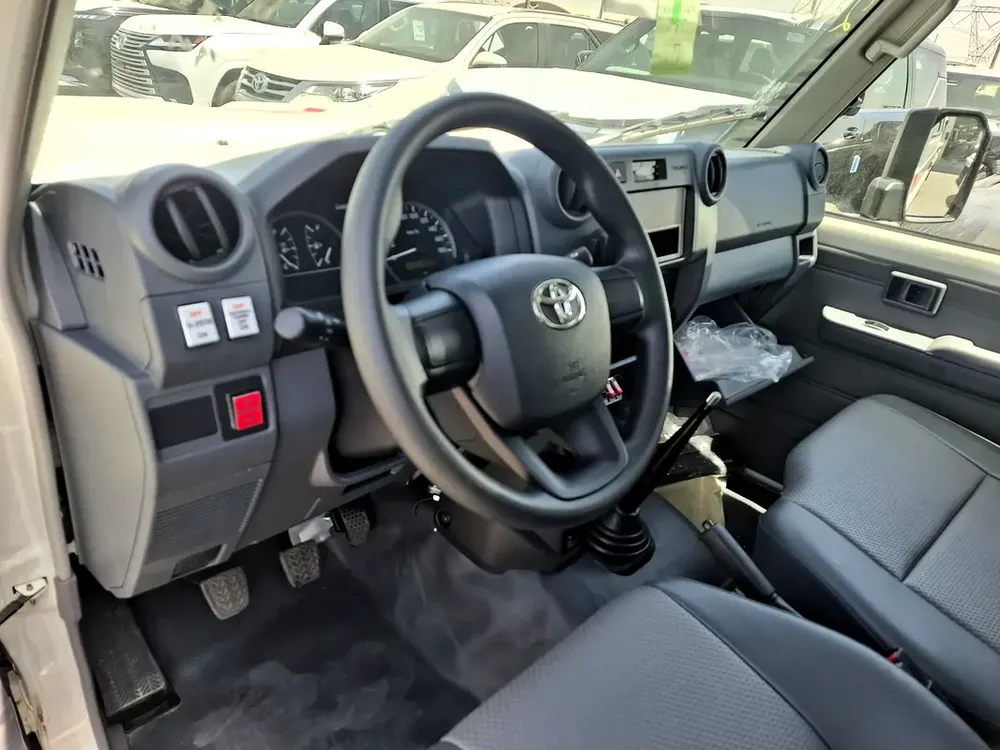 2025 Toyota Land Cruiser 70 Series LC 76 Ambulance - Brand New - European Specs - Export Only - Image 8