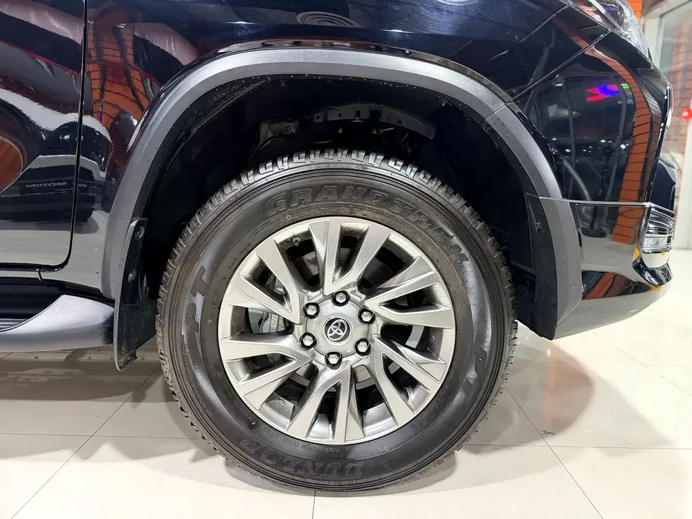 Toyota Fortuner VXR 2025 0km - GCC Specs with 5 years warranty from the dealer - Image 13