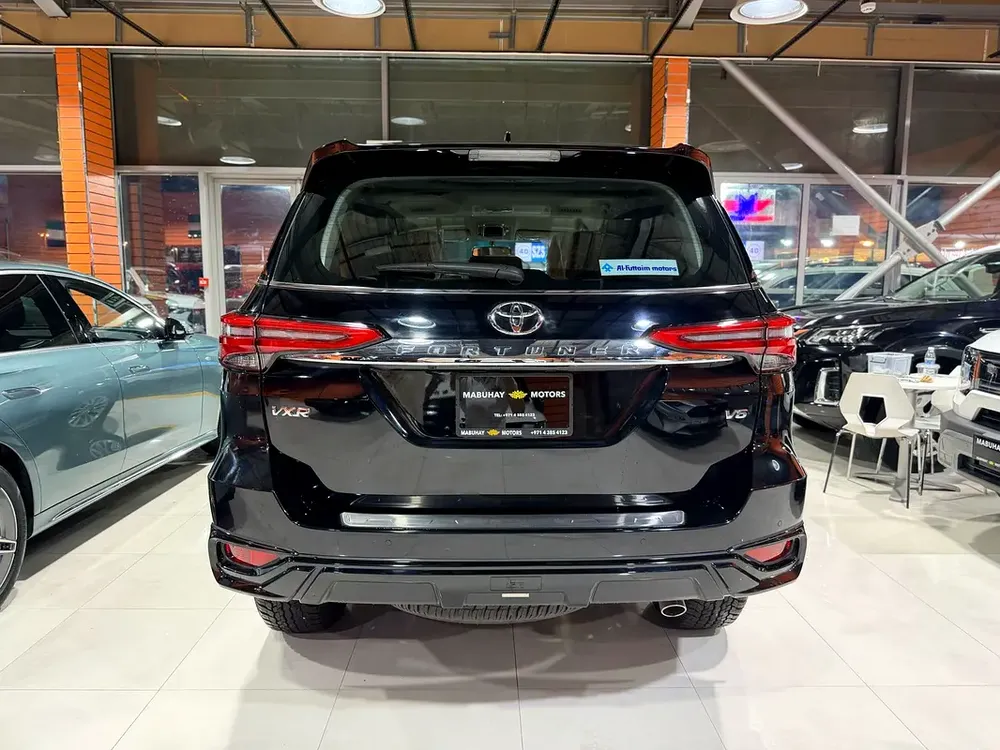 Toyota Fortuner VXR 2025 0km - GCC Specs with 5 years warranty from the dealer - Image 5