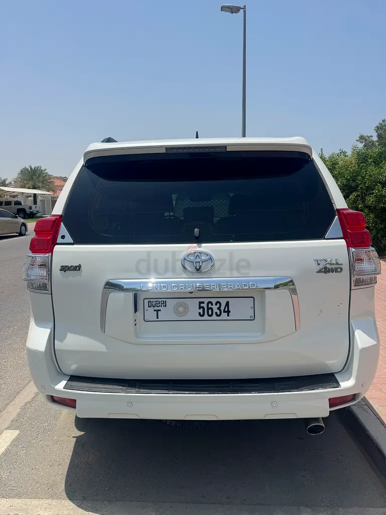 Toyota Prado 2010 TXL V6 GCC Top option sunroof service history from ALFUTTAIM - Image 10