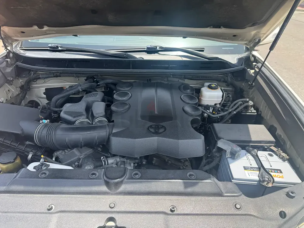 Toyota Prado 2010 TXL V6 GCC Top option sunroof service history from ALFUTTAIM - Image 15