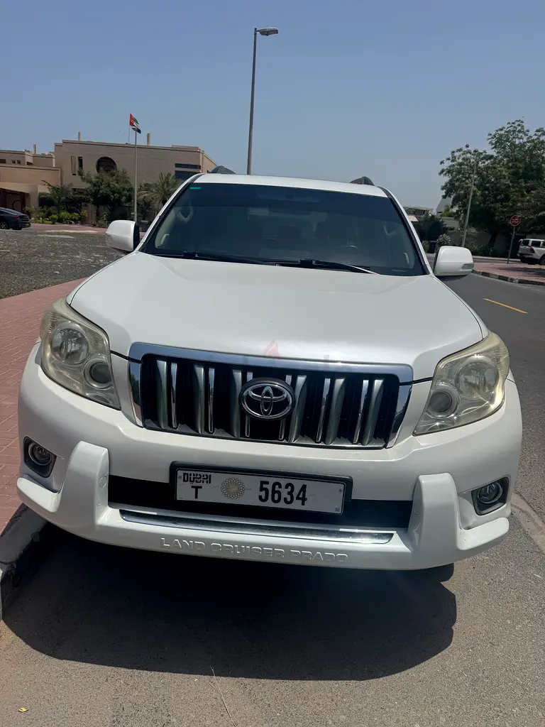 Toyota Prado 2010 TXL V6 GCC Top option sunroof service history from ALFUTTAIM - Image 4