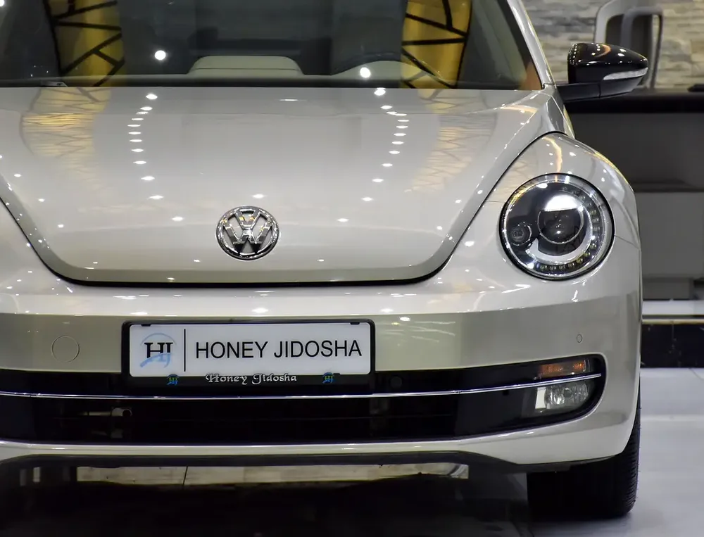 EXCELLENT DEAL for our Volkswagen Beetle Turbo ( 2016 Model ) in Beige Color GCC Specs - Image 4