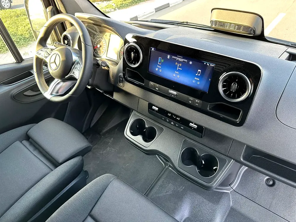Mercedes-Benz Sprinter 319 4X4 EXTRA LONG - Image 11