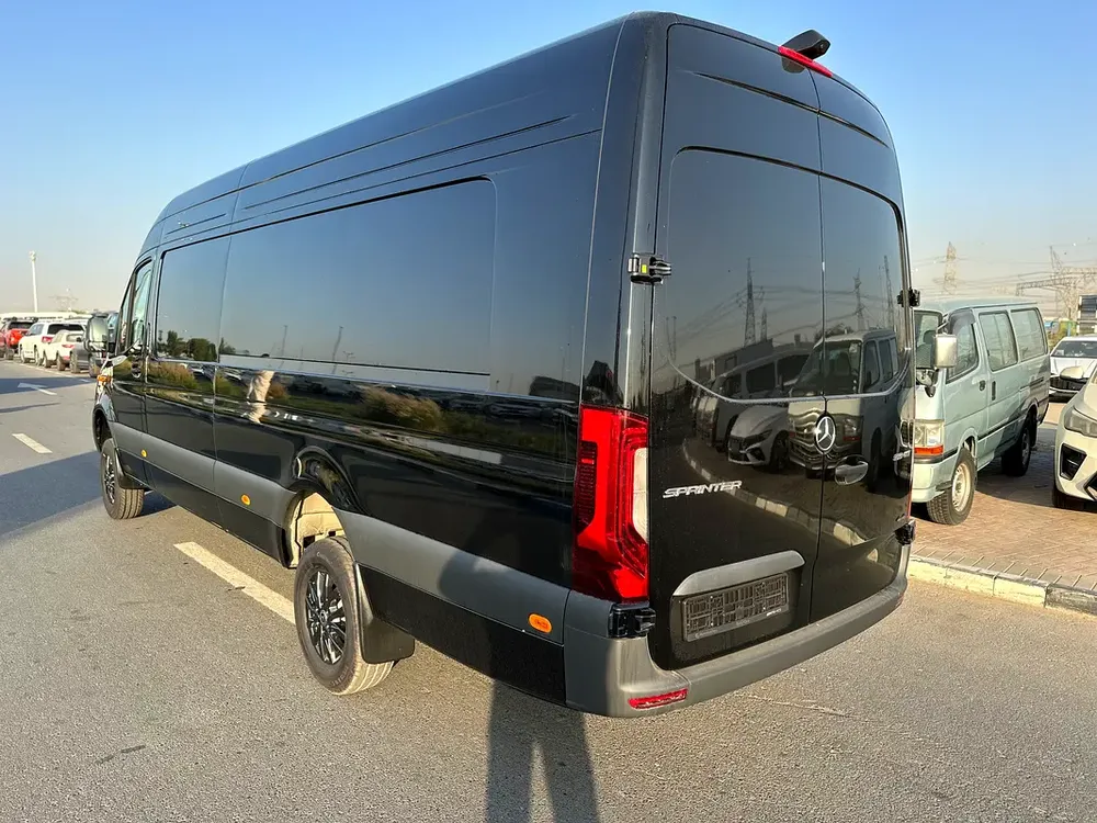 Mercedes-Benz Sprinter 319 4X4 EXTRA LONG - Image 6