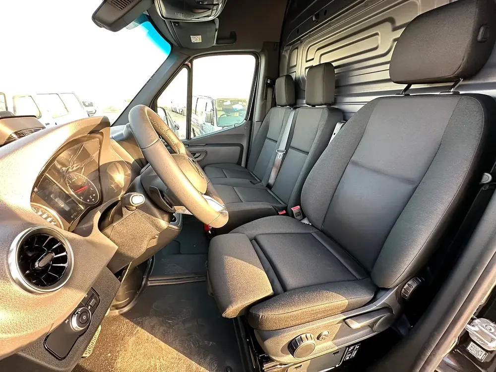 Mercedes-Benz Sprinter 319 4X4 EXTRA LONG - Image 7