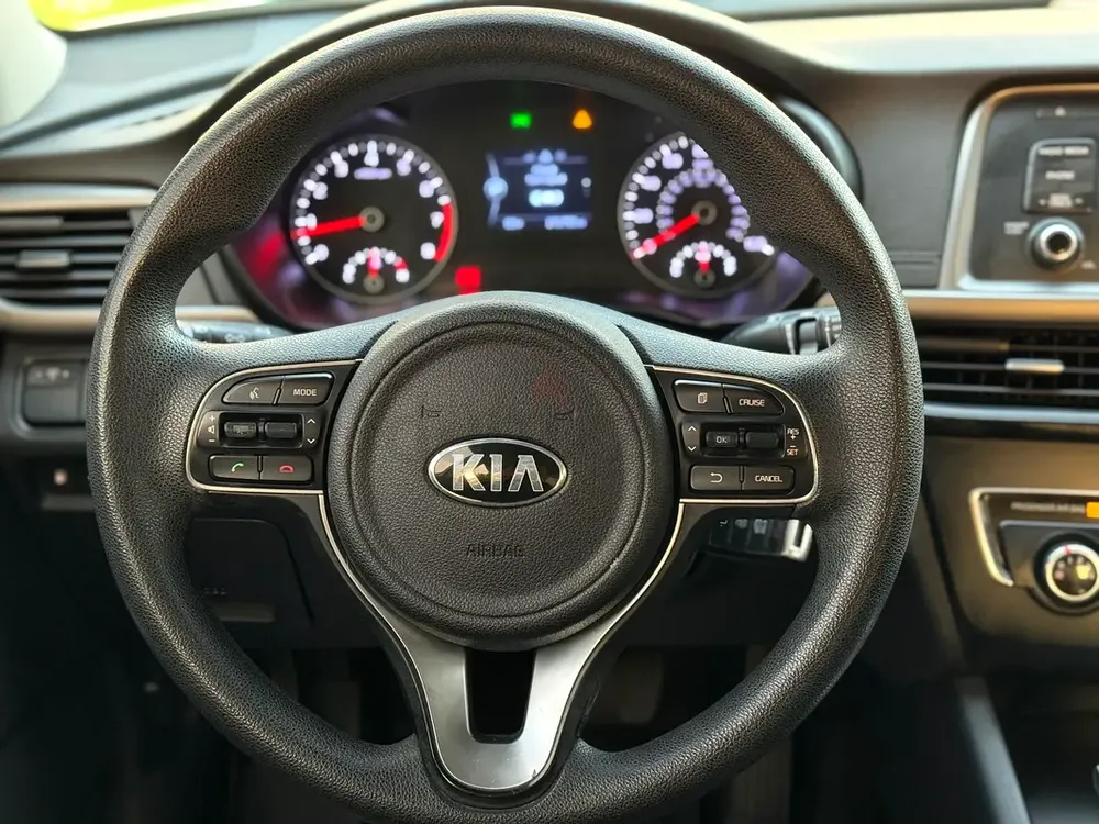 KIA OPTIMA - excellent condition - Image 11