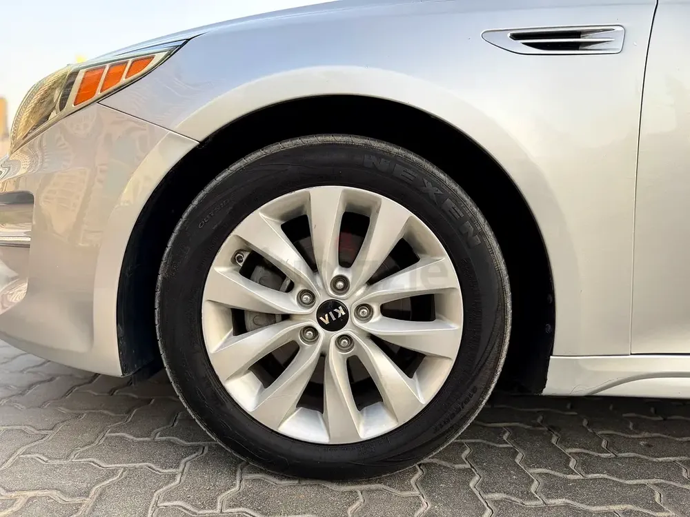 KIA OPTIMA - excellent condition - Image 8