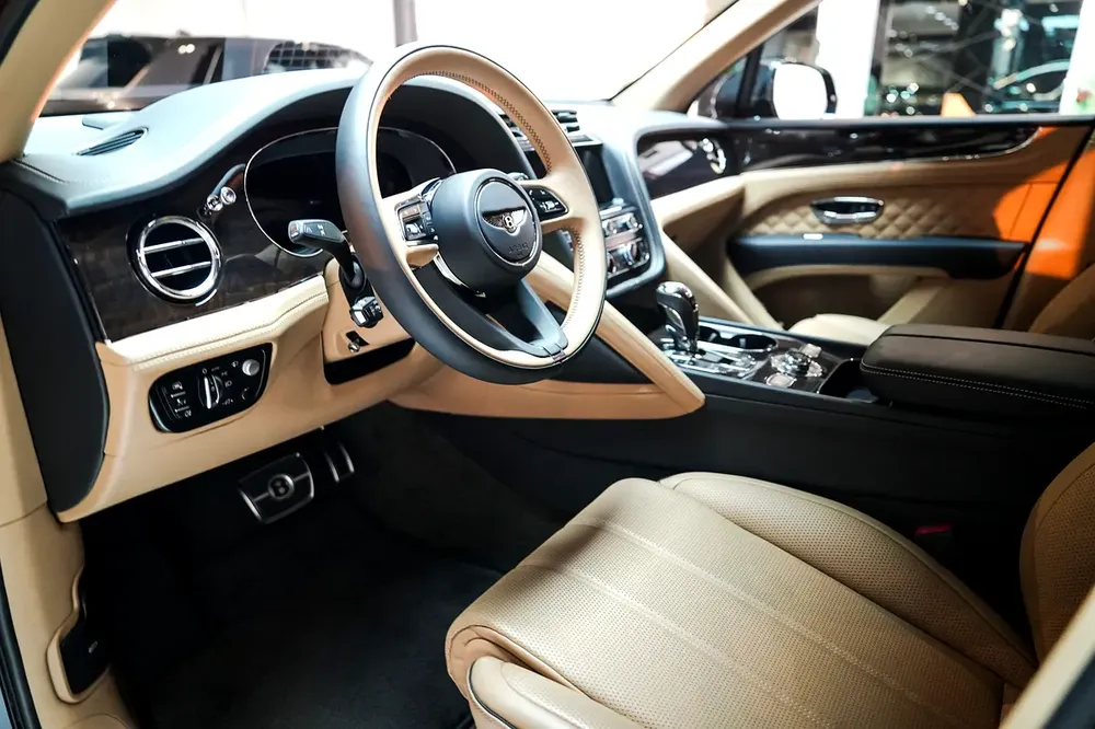BENTLEY BENTAYGA - ORIGINAL MANSORY | 2022 | BRAND NEW | WARRANTY N SERVICE AVAILABLE - Image 9