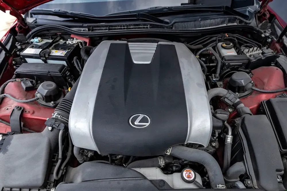 Lexus IS 350 2024 GCC specs - Image 10