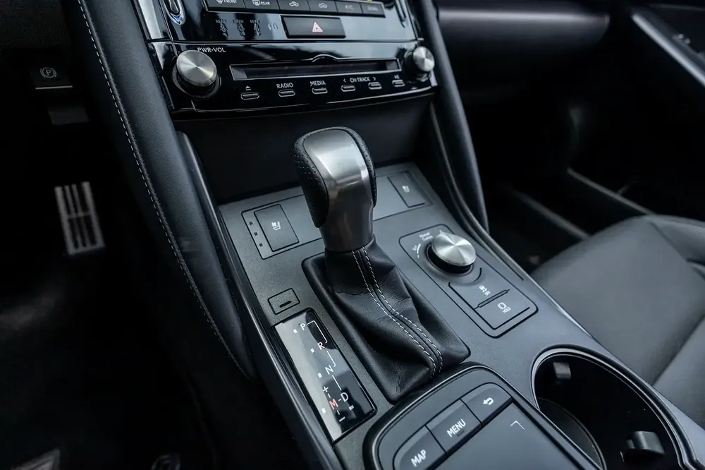 Lexus IS 350 2024 GCC specs - Image 19