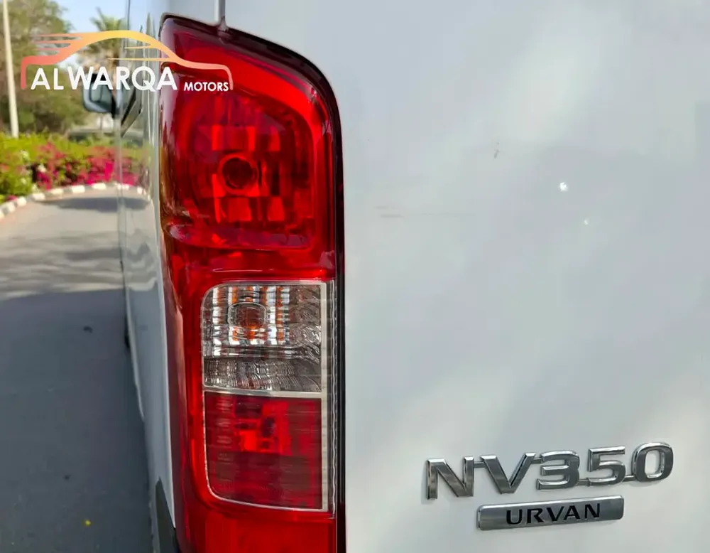 NISSAN URVAN NV350 06 SEATER DELIVERY VAN MANUAL 2021 - Image 17