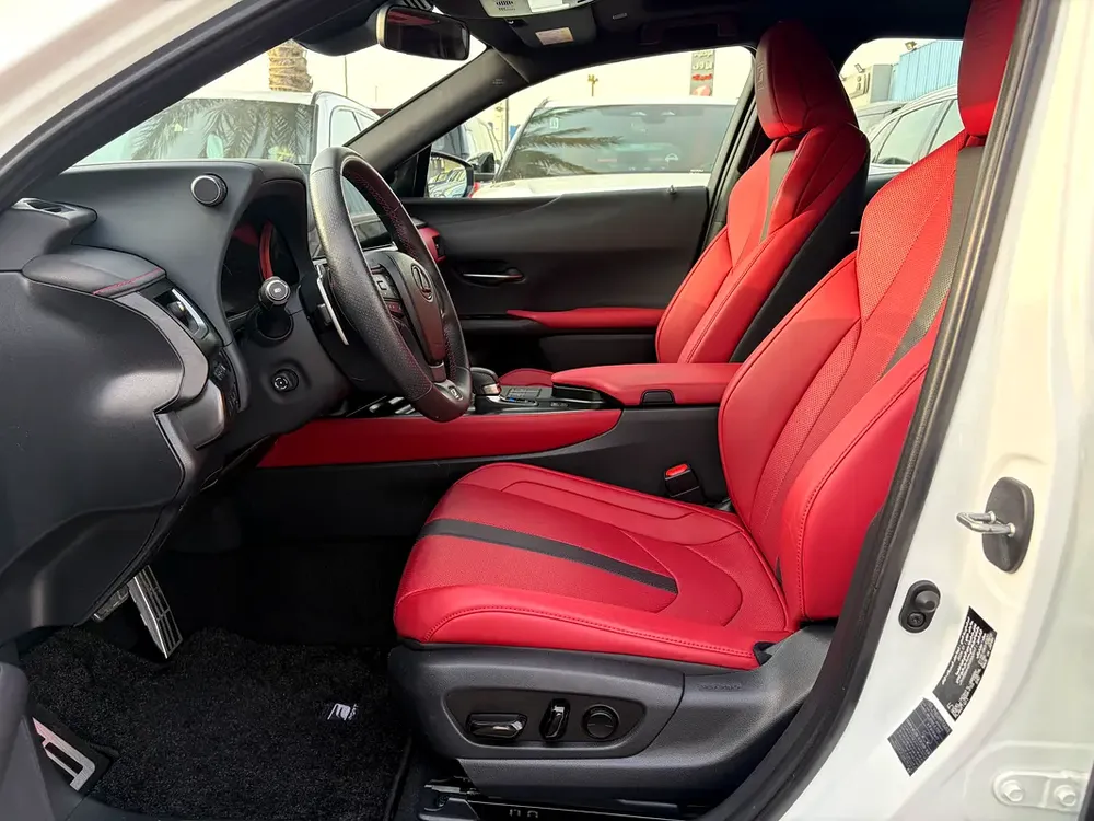 2024 Lexus UX300h F Sport - GCC Specs - Brand New - Image 12