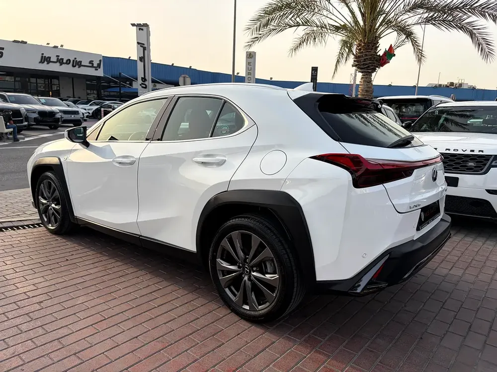 2024 Lexus UX300h F Sport - GCC Specs - Brand New - Image 4