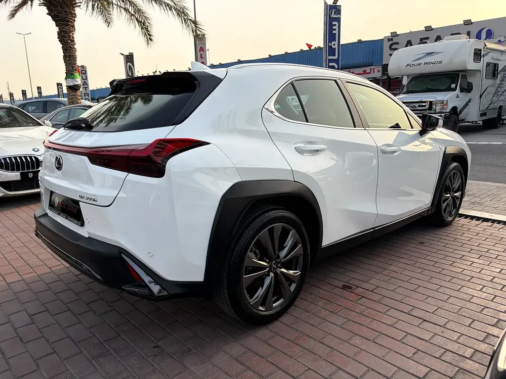 2024 Lexus UX300h F Sport - GCC Specs - Brand New - Image 6