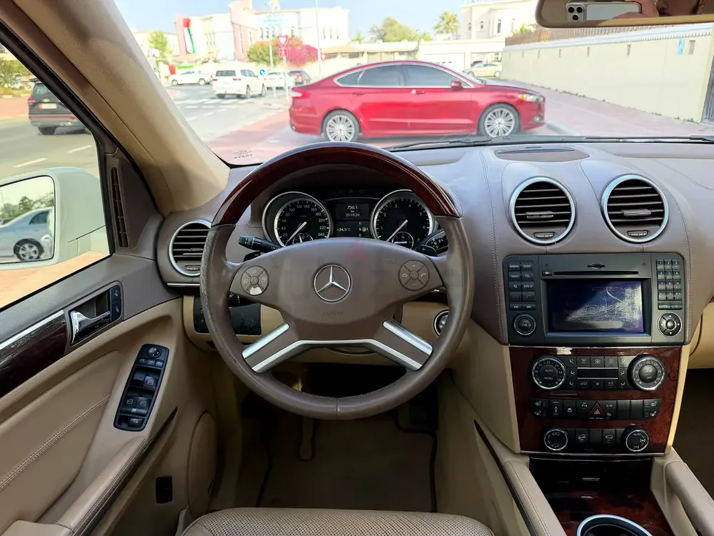 Original Paint // Mercedes-Benz GL-Class GL 500 4matic 2012 | GCC Specs | V8 Luxury SUV - Image 12