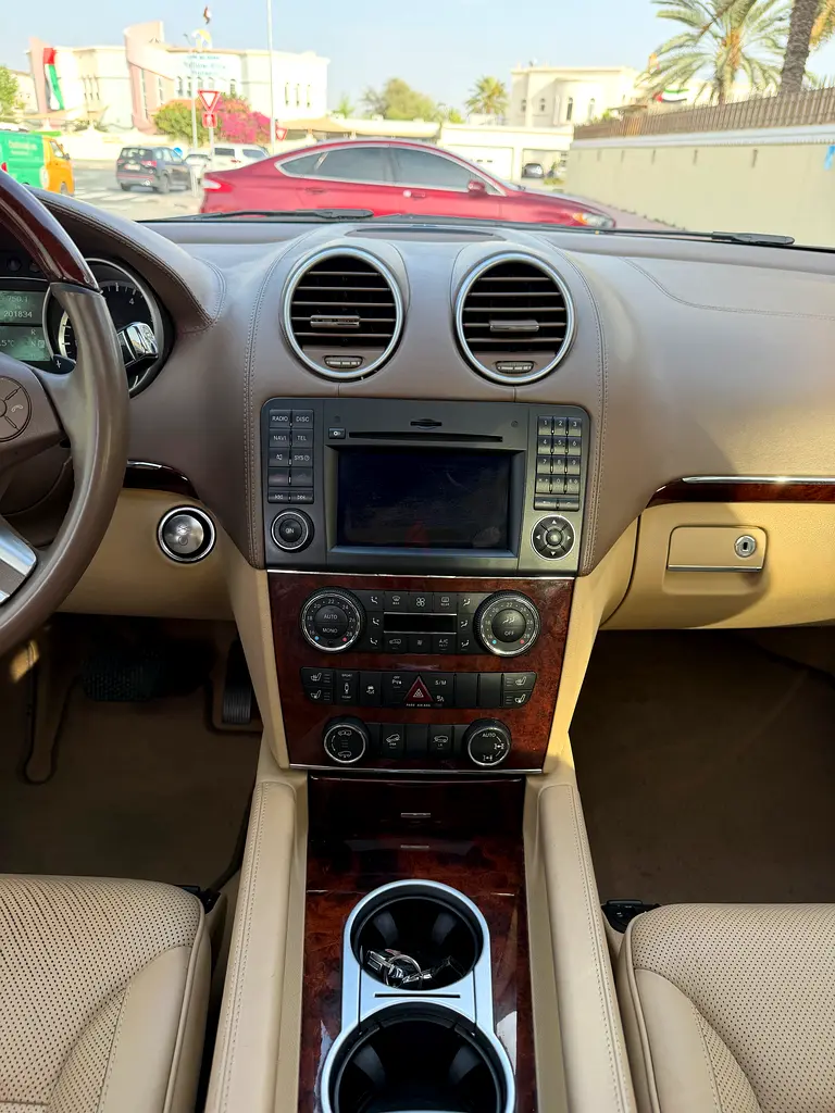 Original Paint // Mercedes-Benz GL-Class GL 500 4matic 2012 | GCC Specs | V8 Luxury SUV - Image 13