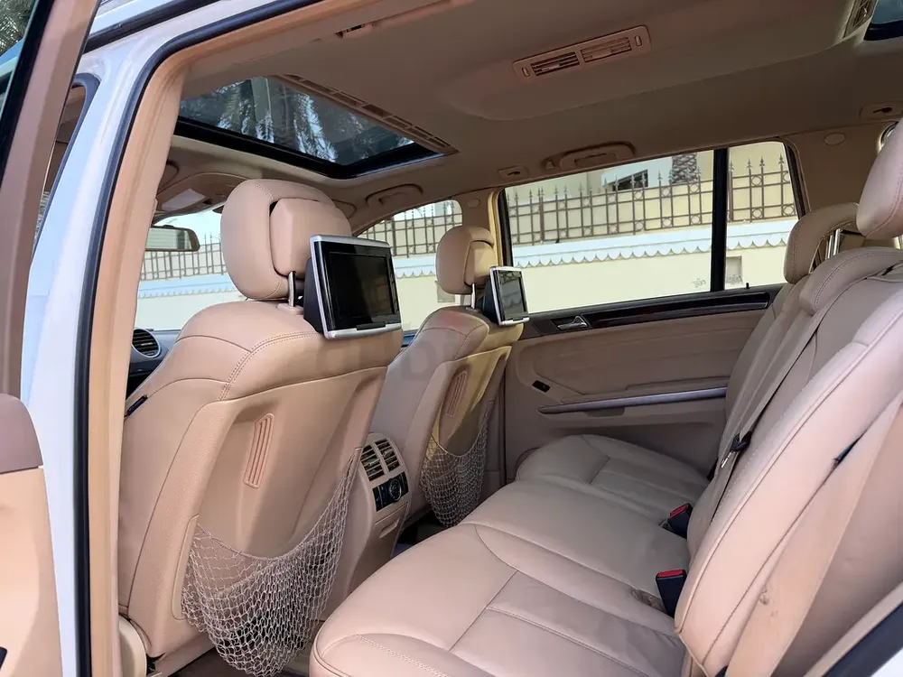 Original Paint // Mercedes-Benz GL-Class GL 500 4matic 2012 | GCC Specs | V8 Luxury SUV - Image 7