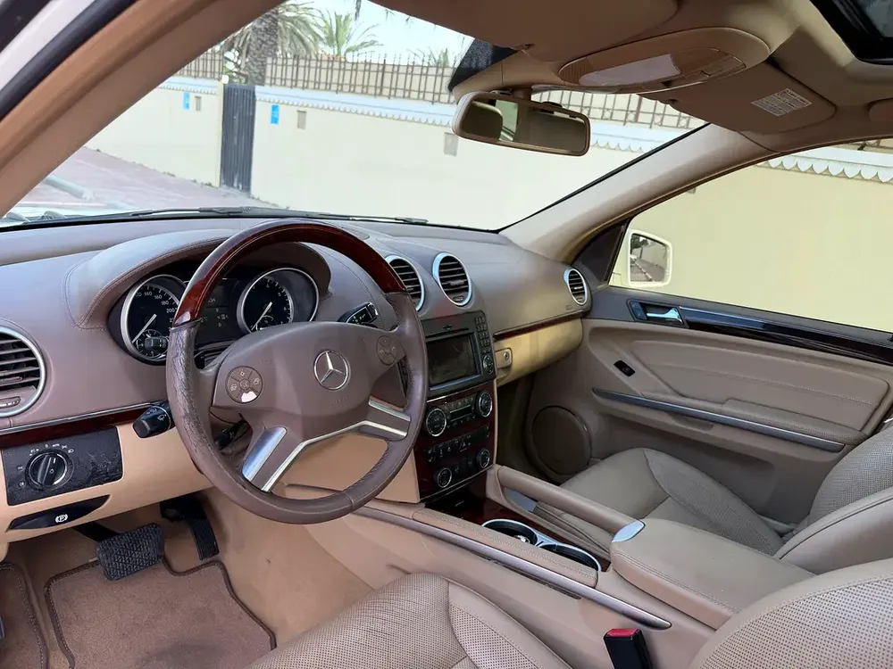 Original Paint // Mercedes-Benz GL-Class GL 500 4matic 2012 | GCC Specs | V8 Luxury SUV - Image 9