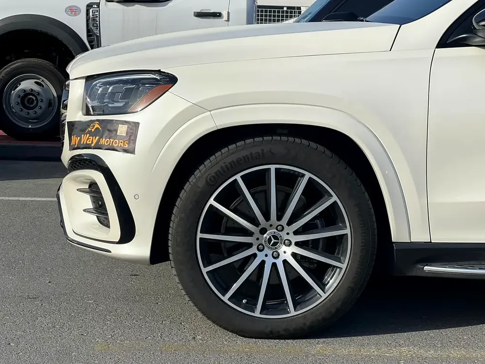 2024 Mercedes-Benz GLS 580 - Image 5
