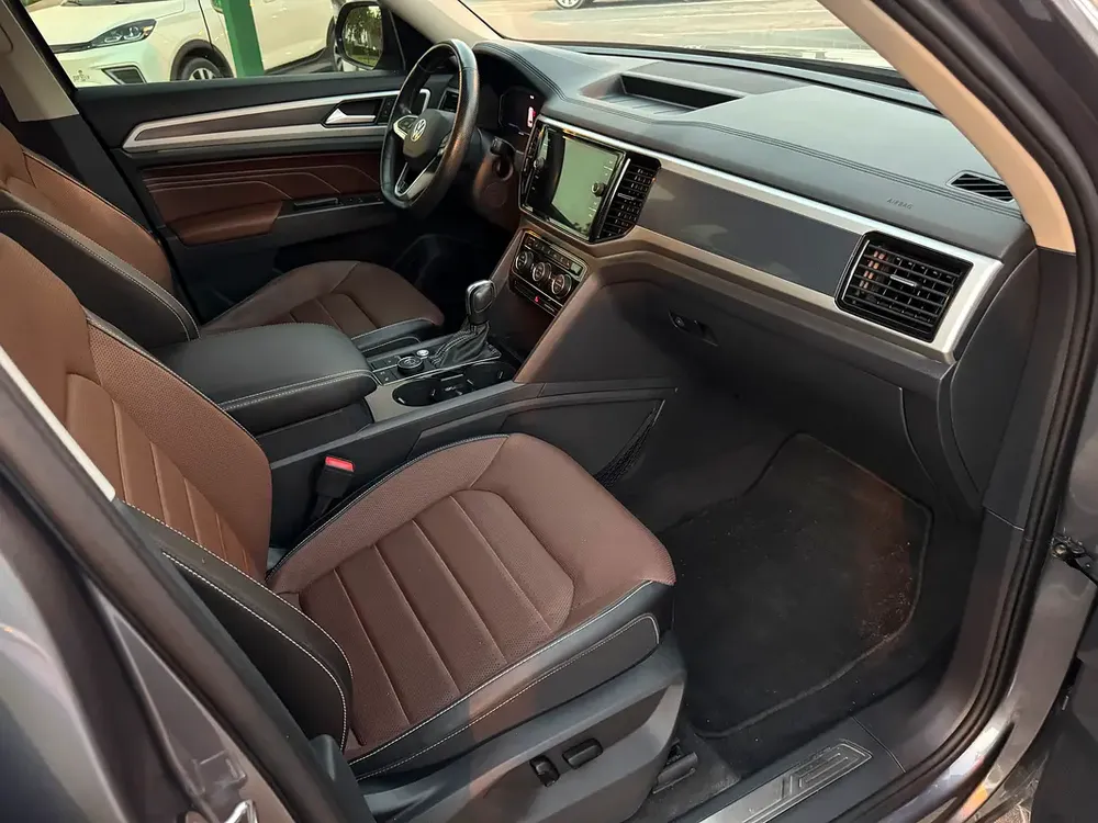 Stunning 2022 Volkswagen Teramont R-Line | GCC Specs | Low Mileage - Image 10