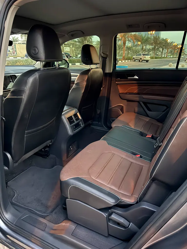 Stunning 2022 Volkswagen Teramont R-Line | GCC Specs | Low Mileage - Image 11