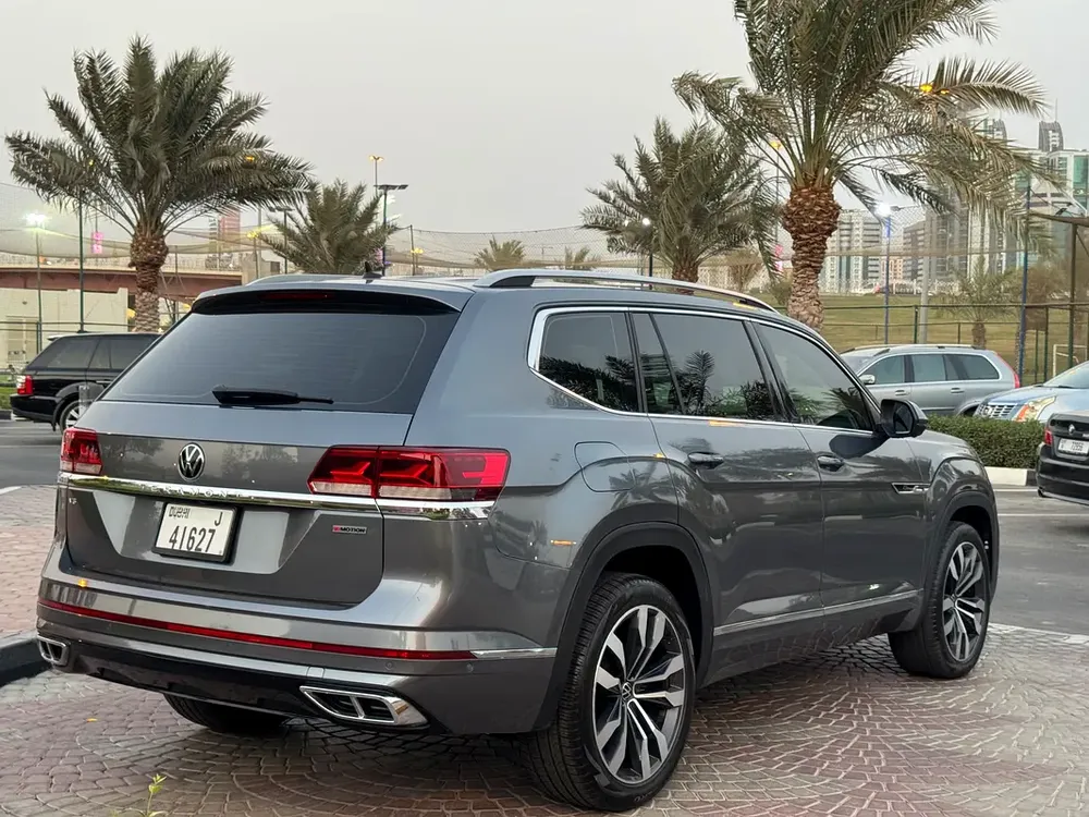 Stunning 2022 Volkswagen Teramont R-Line | GCC Specs | Low Mileage - Image 7