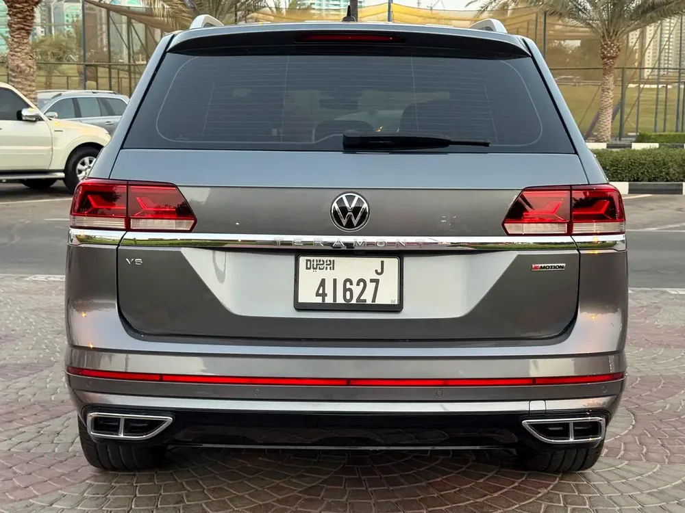 Stunning 2022 Volkswagen Teramont R-Line | GCC Specs | Low Mileage - Image 8