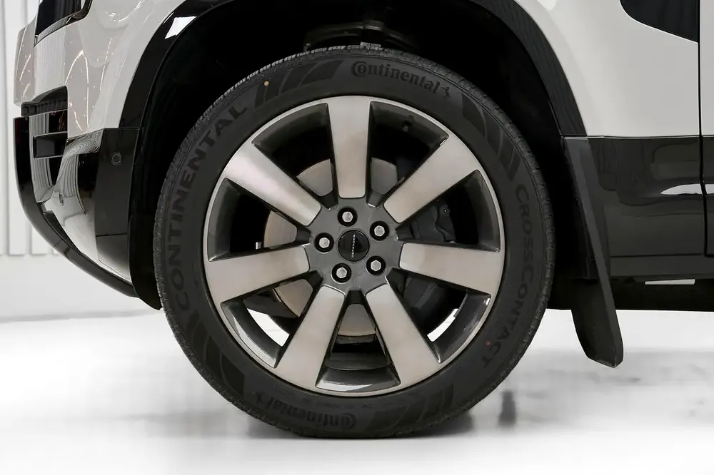 LAND ROVER DEFENDER V6, 2026, 5 YEARS DEALER WARRANTY, ZERO KM - Image 8