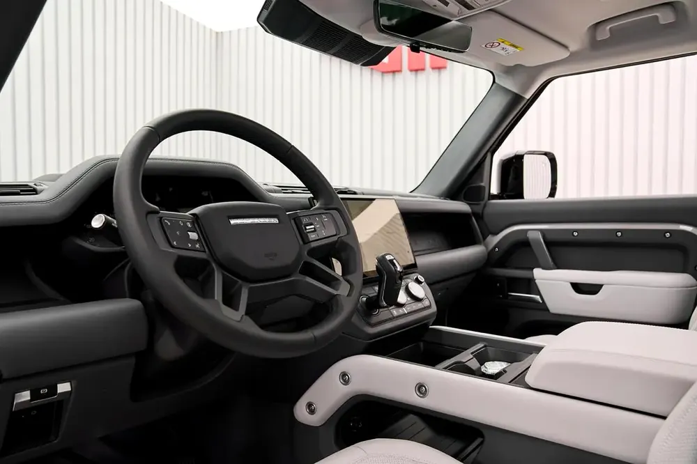 LAND ROVER DEFENDER V6, 2026, 5 YEARS DEALER WARRANTY, ZERO KM - Image 9